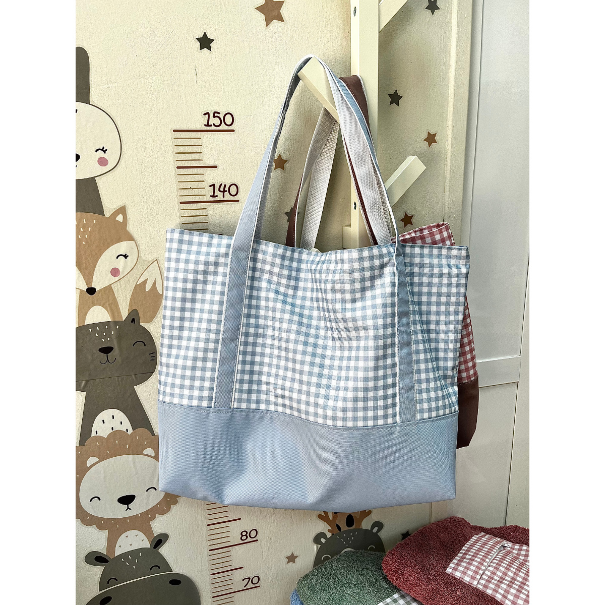 Bolsa impermeable vichy azul para la playa, piscina. Ideal para verano